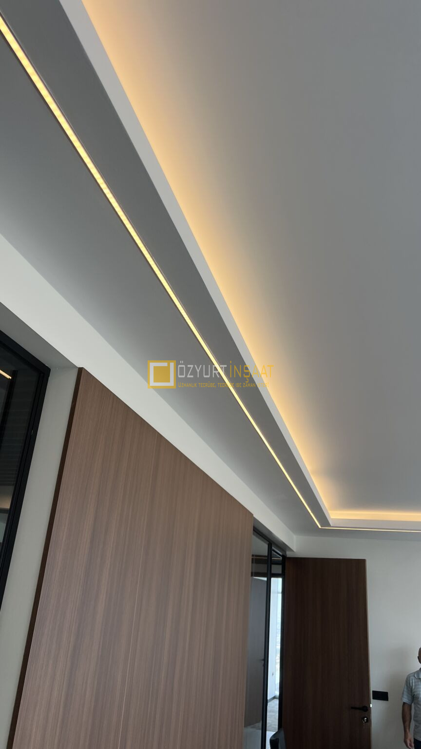 ankara anahtar teslim ofis tadilatı dekorasyonu alçıpan tavan ve ışık bandı