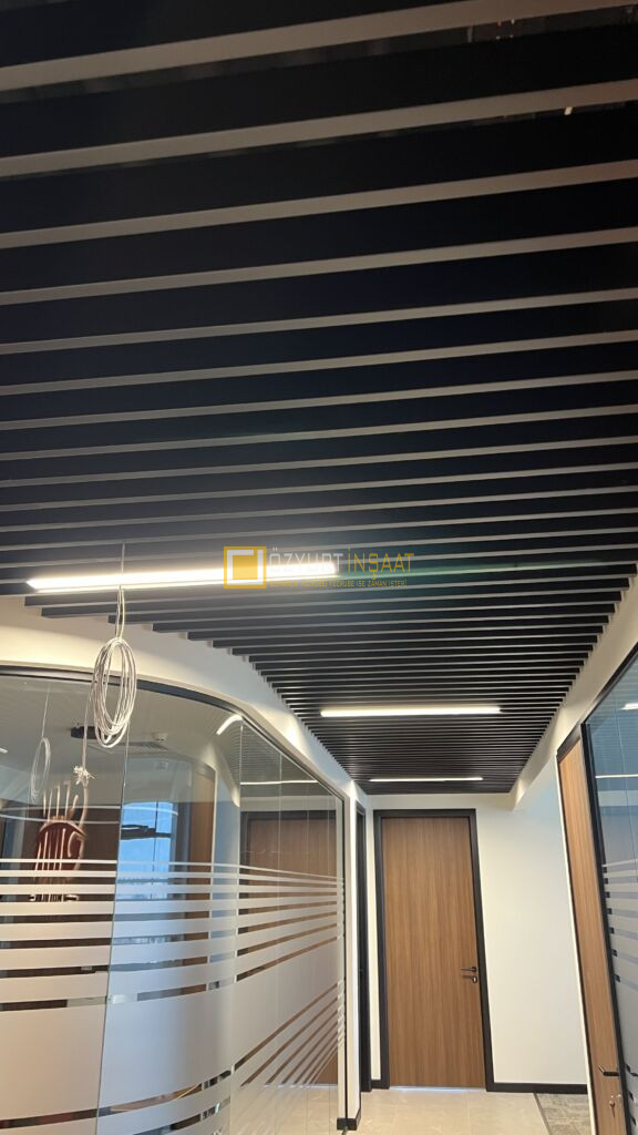 ankara anahtar teslim ofis tadilatı dekorasyonu baffle tavan