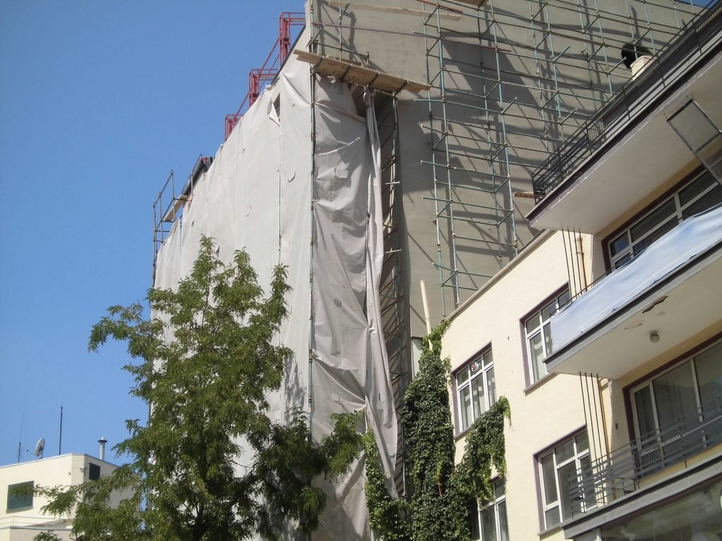 Tahran Caddesi butik otel tadilatı öncesi dış cephe